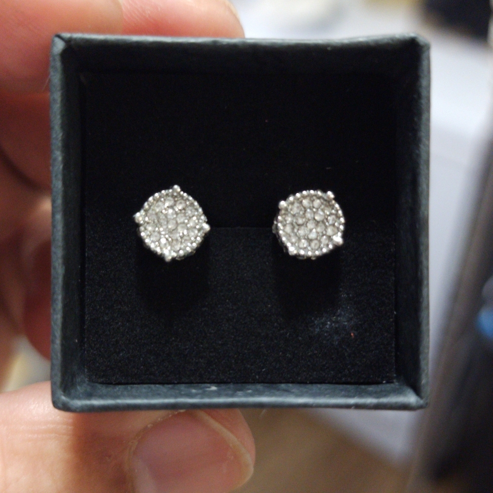 Earring - Picture 2 of 2